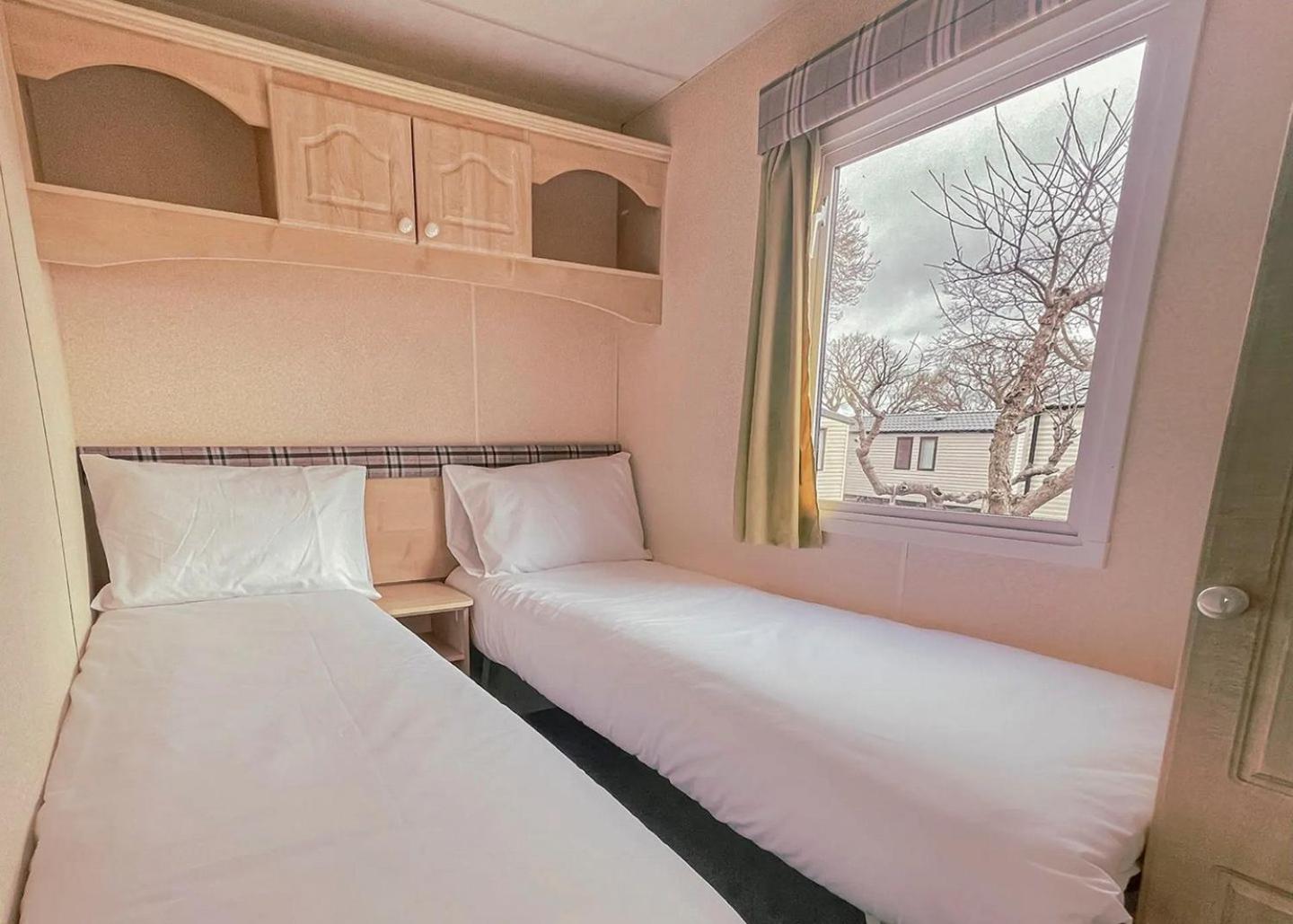 Orchards Holiday Park Newbridge  Habitación foto