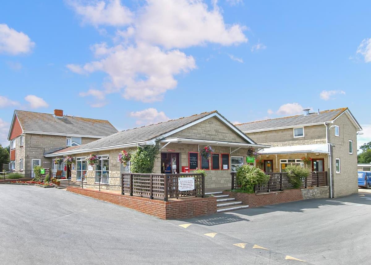 Orchards Holiday Park Newbridge  Exterior foto