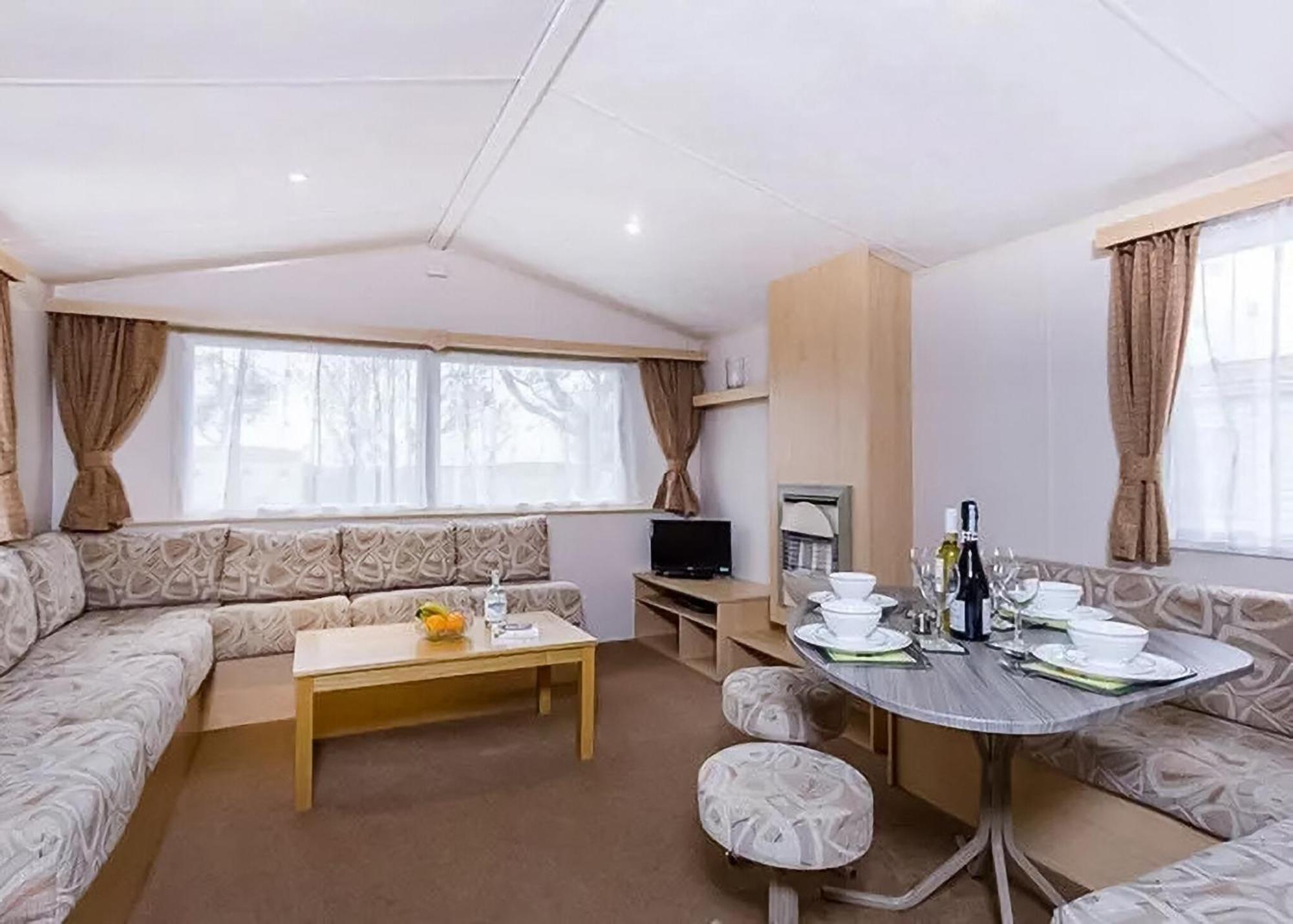 Orchards Holiday Park Newbridge  Habitación foto