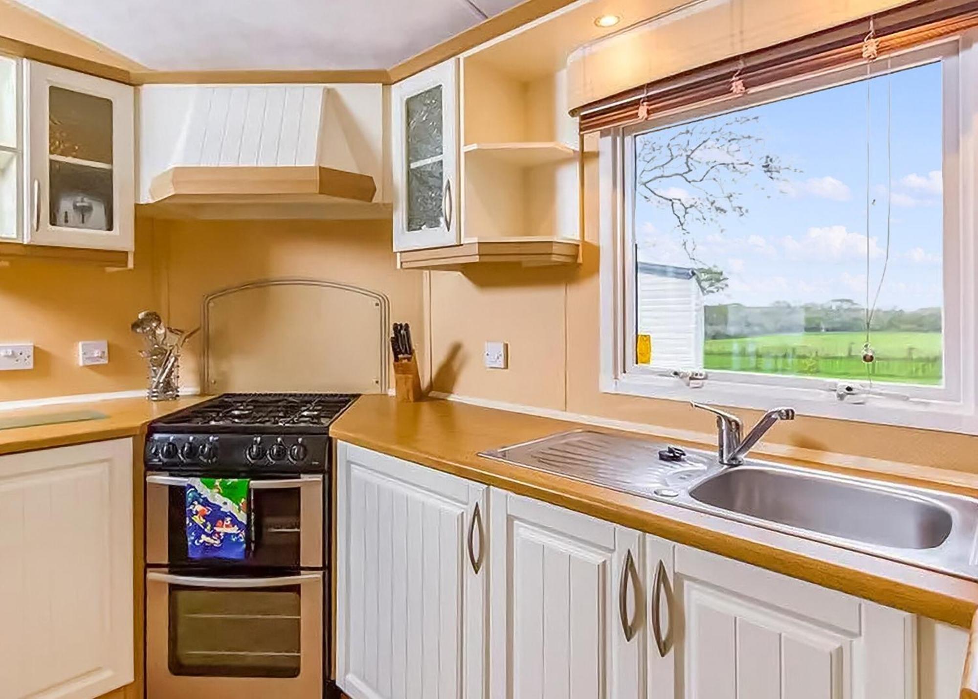 Orchards Holiday Park Newbridge  Habitación foto
